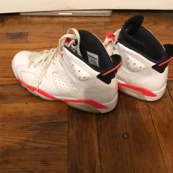 Air Jordans worn in good condition size 9 - Picture 5 of 6